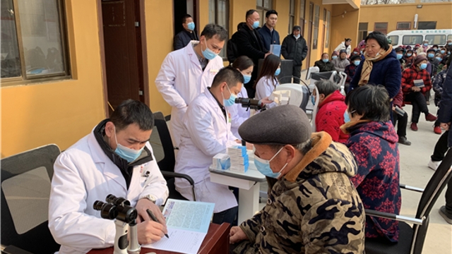 為民服務(wù)暖人心，送醫(yī)下鄉(xiāng)助健康